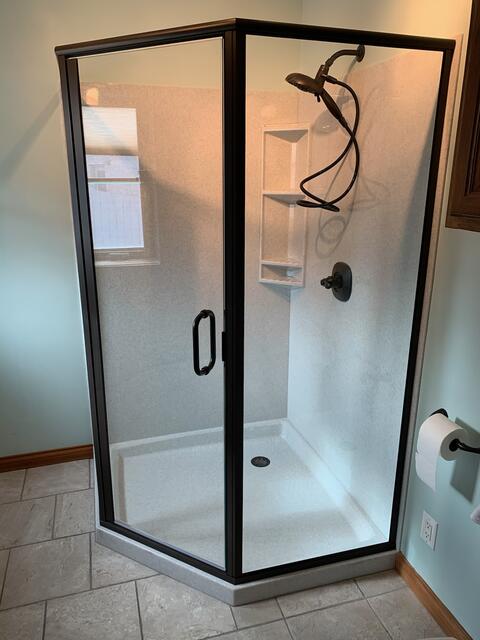 Corner shower bath — photo 2