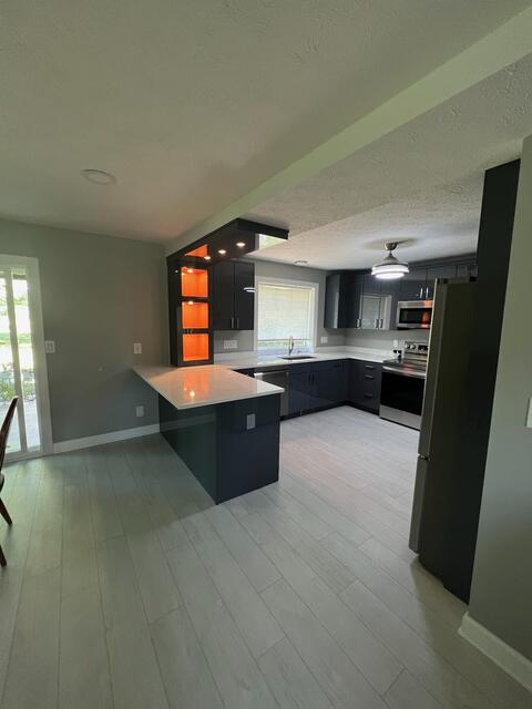 Contemporary charcoal kitchen — photo 4