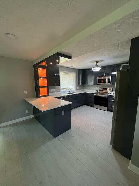 Contemporary charcoal kitchen — photo 5