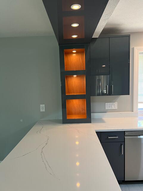 Contemporary charcoal kitchen — photo 11