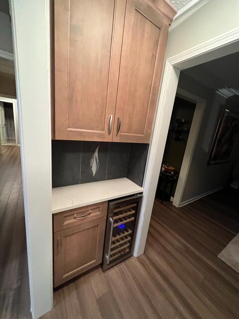 Warm maple kitchen — photo 1