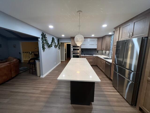 Warm maple kitchen — photo 9