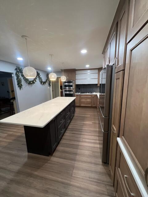 Warm maple kitchen — photo 10